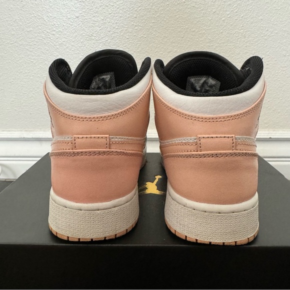 Nike Jordan 1 Mid Arctic Orange Black Toe (GS) - Picture 6 of 10